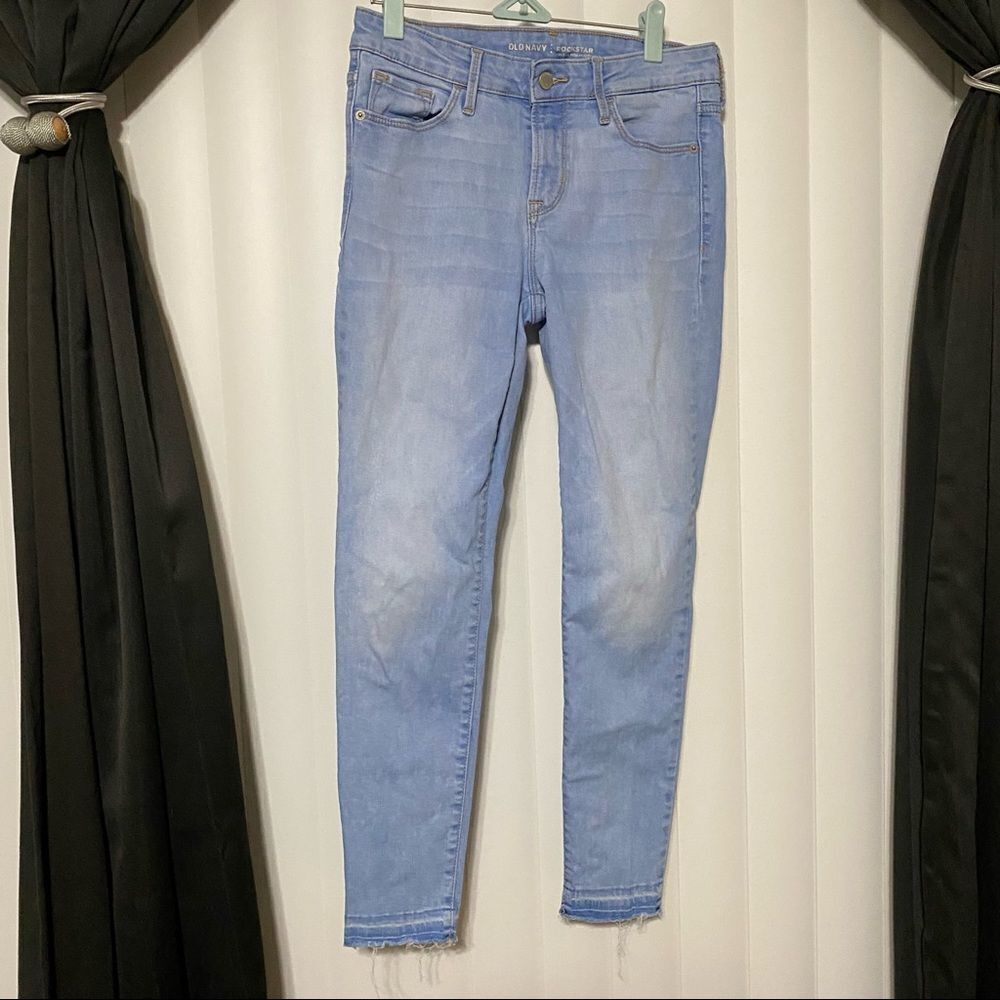 Old Navy Rockstar denim blue jeans “built in sculpt”.